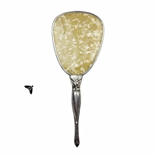 Bir Parıltı Aksettirecek