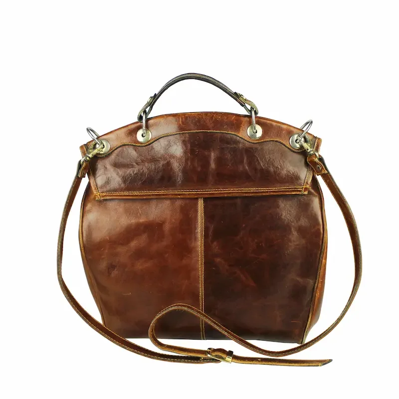 Çatlayıp Duruyordu Gizlice - 2