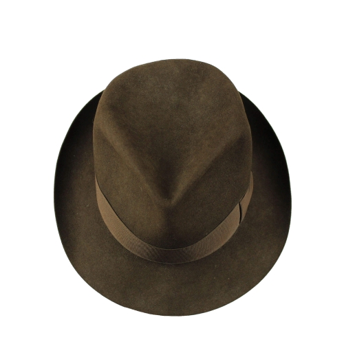 Vintage Şapka - Bir Şapkaya Asılı