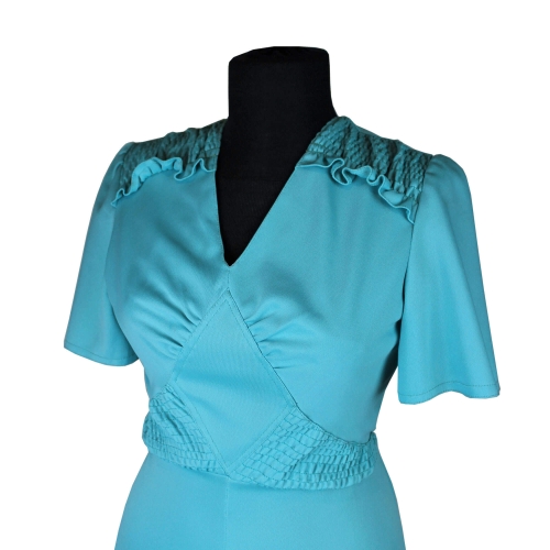 Etrafına Sus Verir (1)