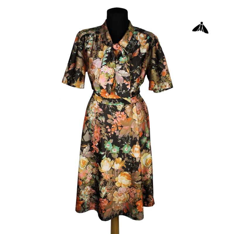 Çiçekler Gürültüyle Açar - 1