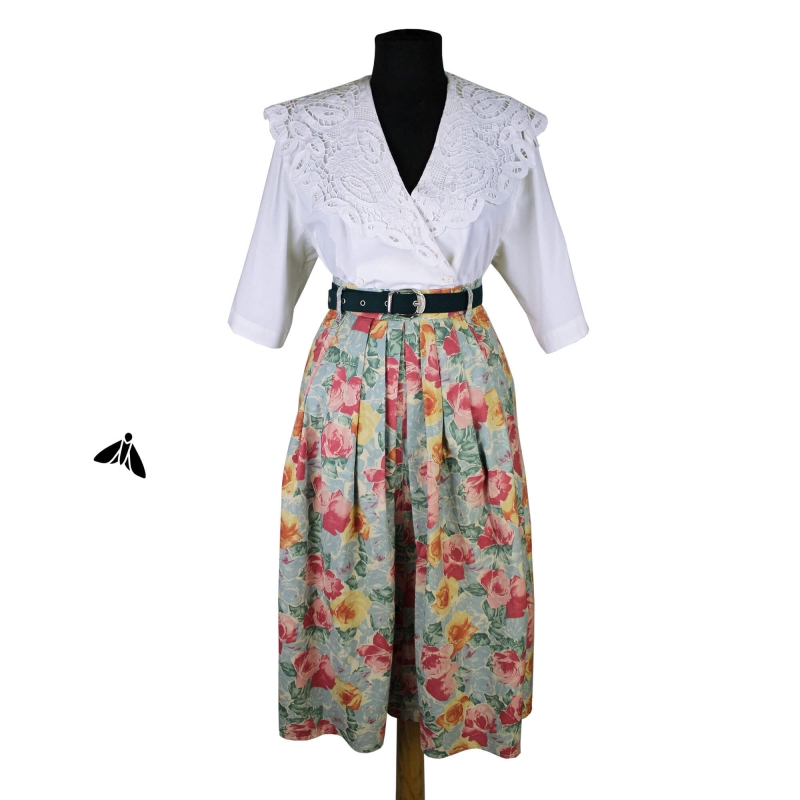 Yırtar Eteğini Gülün - 1