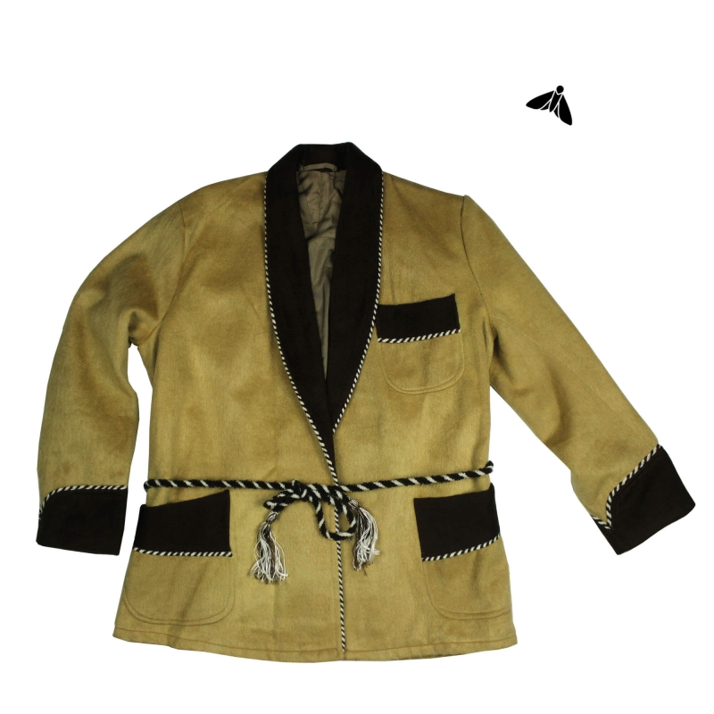 Geniş Kadife Koltuğa - 1