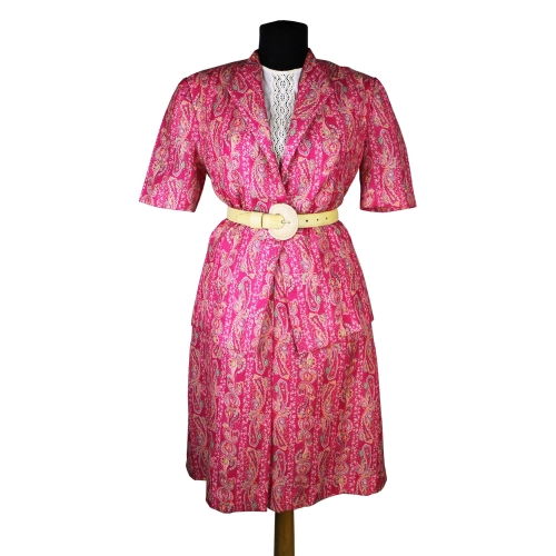 Pencere Kıyısında Uyuyor (1)