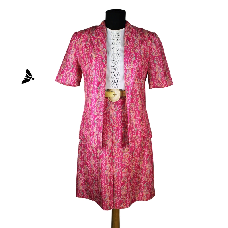 Pencere Kıyısında Uyuyor - 1